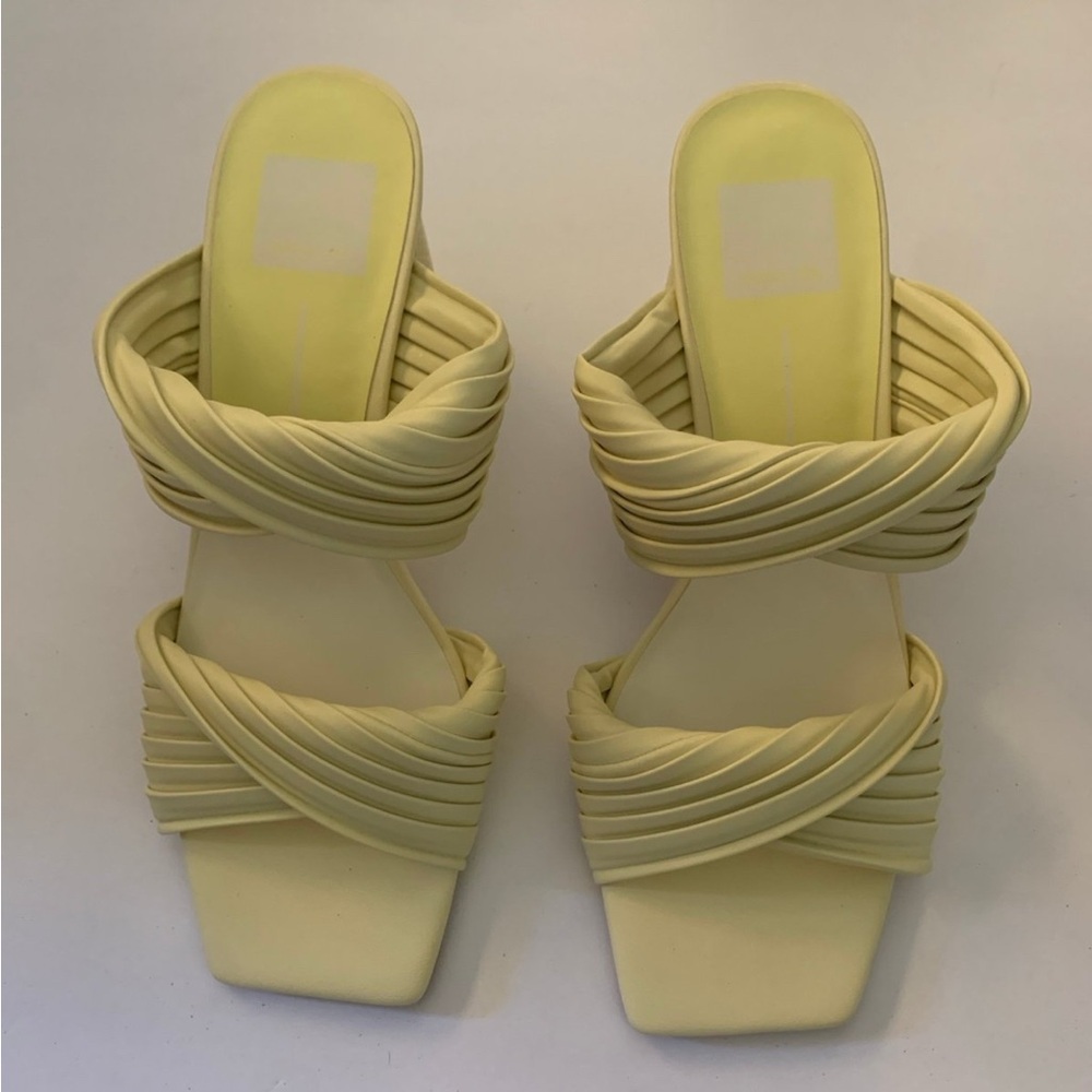 New! Dolce Vita Pilton heel in pale yellow